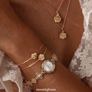11_-_2026-08-07T184834.453.jpg Lucky Gold Clover Watch ?C Elegant Bracelet Watch for Women Gift