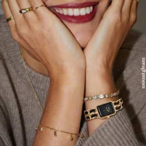 11_99_a5f3f2b5-6f44-4333-a478-d84a6a863cdf.png Gold Woven Chain Watch for Women ?C Black Dial Elegant Bracelet